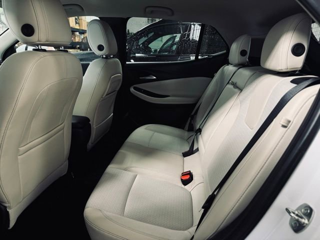 Used 2021 Buick Encore GX Select image 18