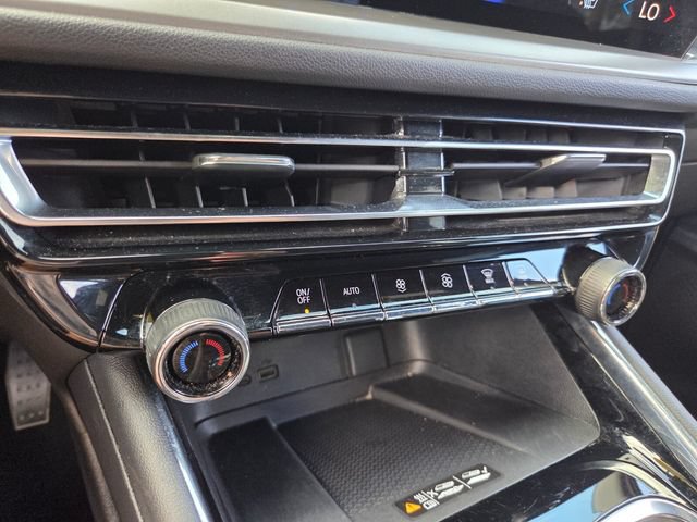 Used 2025 Chevrolet Traverse LT AWD/4WD image 26