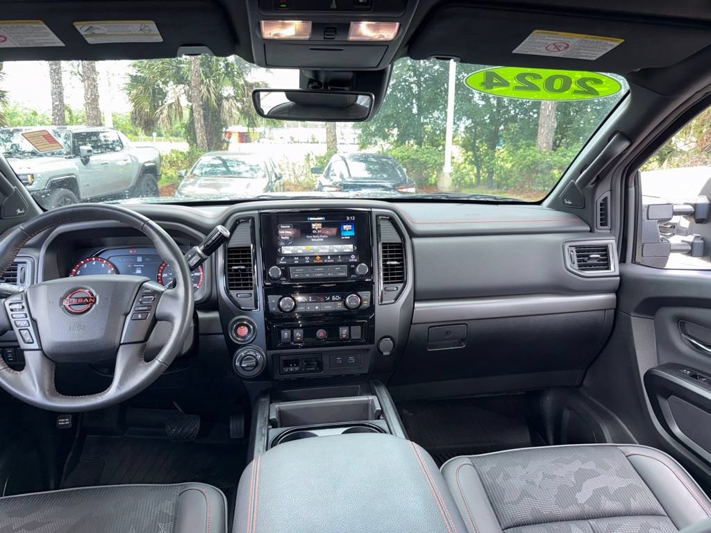 Used 2024 Nissan Titan PRO-4X AWD/4WD image 18