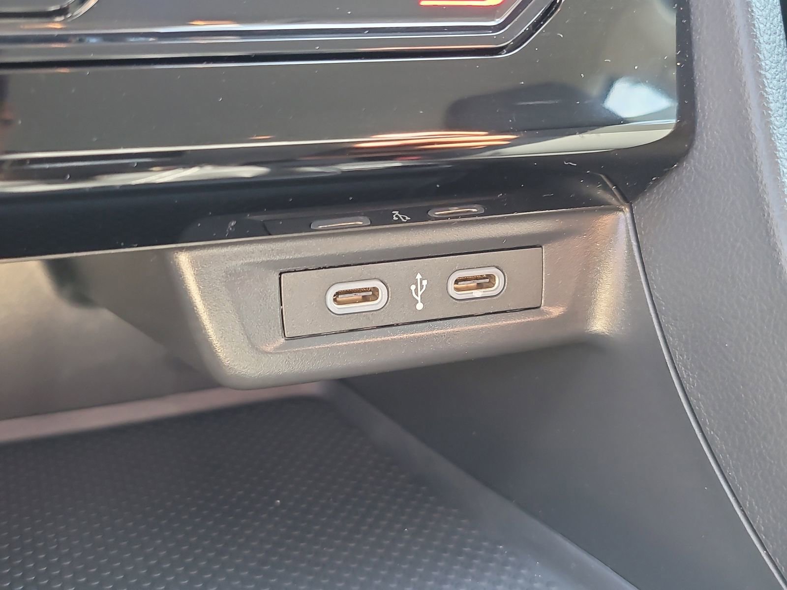 Certified 2025 Volkswagen Jetta S image 24