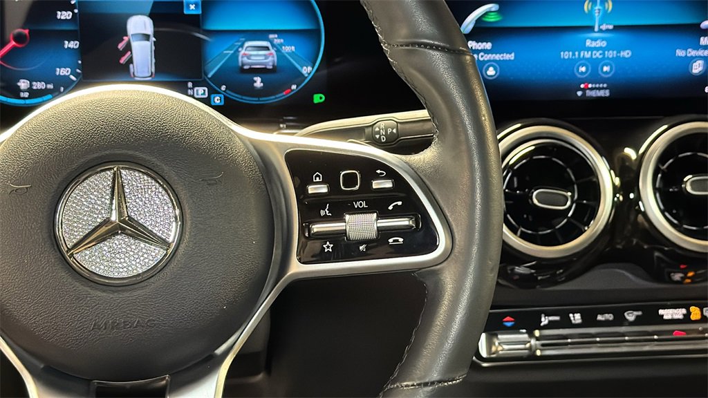 Used 2021 Mercedes-Benz GLB 250 4MATIC image 21