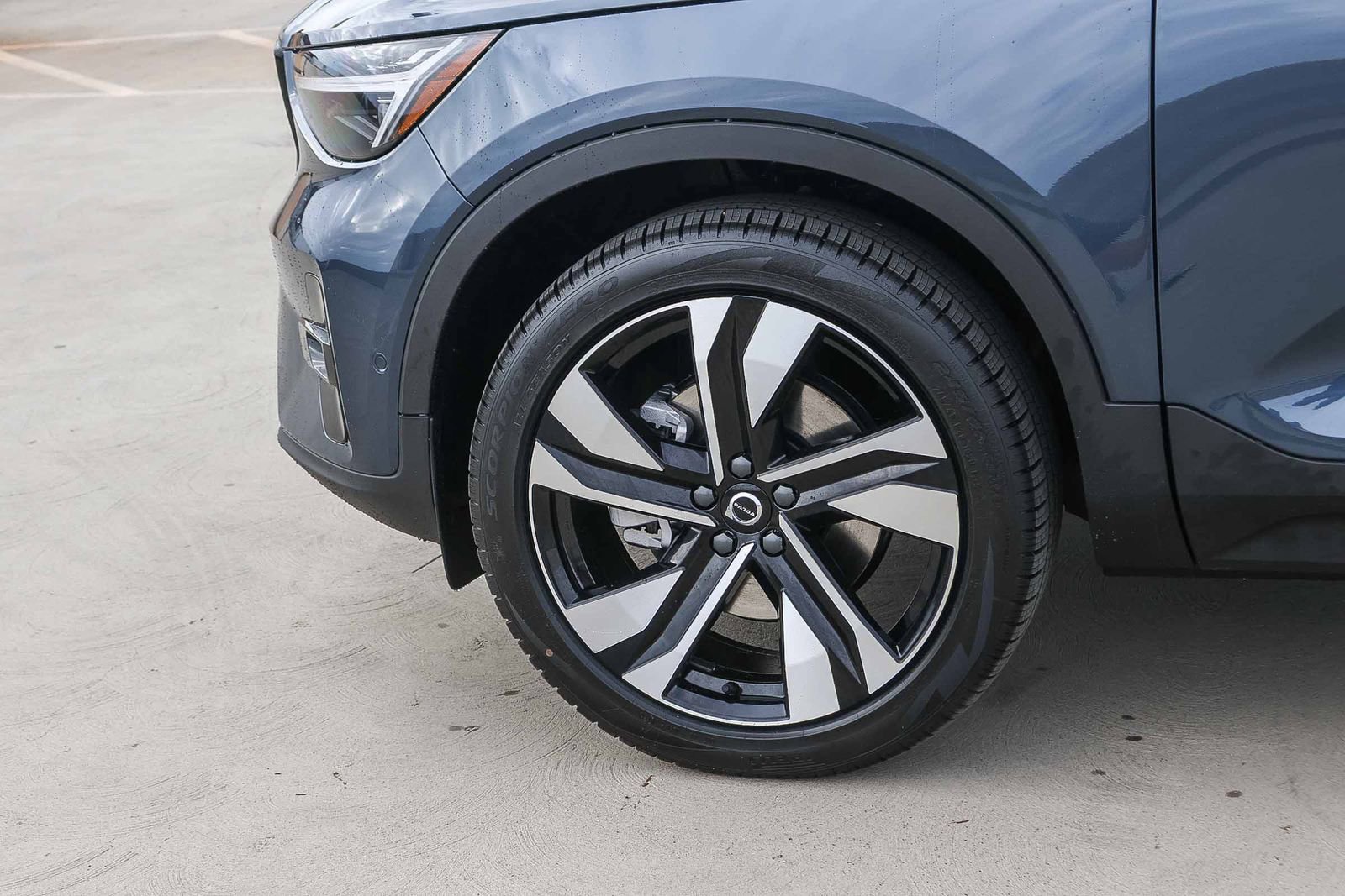 New 2026 Volvo XC40 B5 Ultra w/ Climate Package AWD/4WD image 9