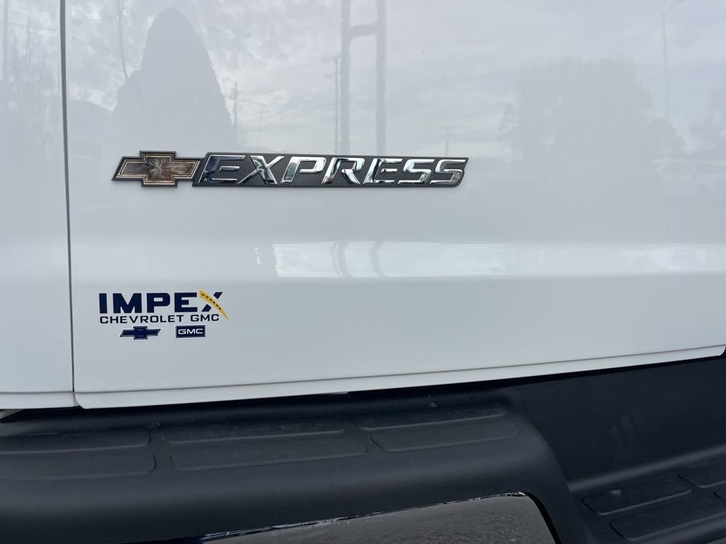 Used 2023 Chevrolet Express 2500 w/ Driver Convenience Package image 18