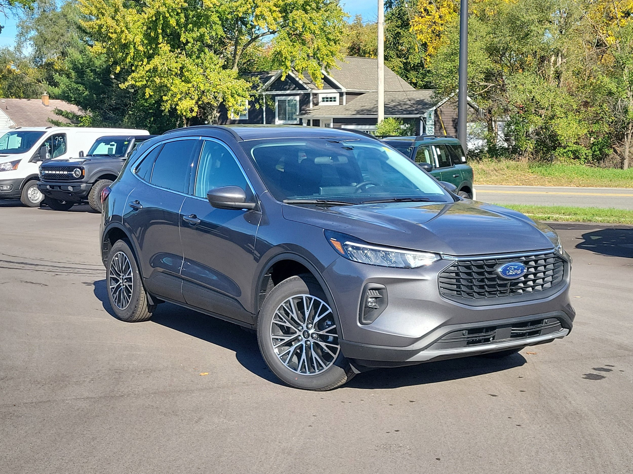 New 2026 Ford Escape SE FWD image 38