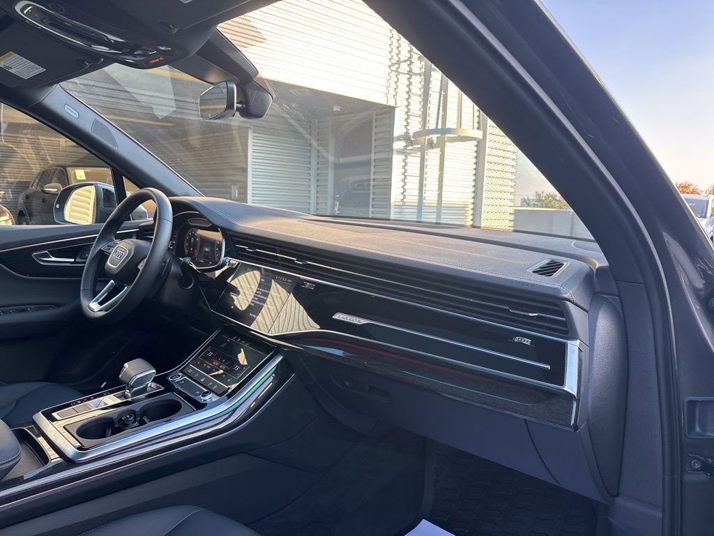 Used 2025 Audi Q7 2.0T Premium w/ Convenience Plus Package image 15