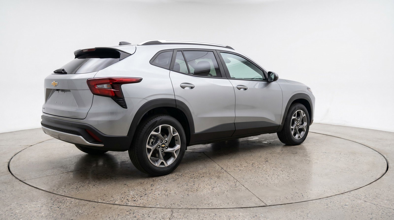 Used 2025 Chevrolet Trax LT FWD image 9