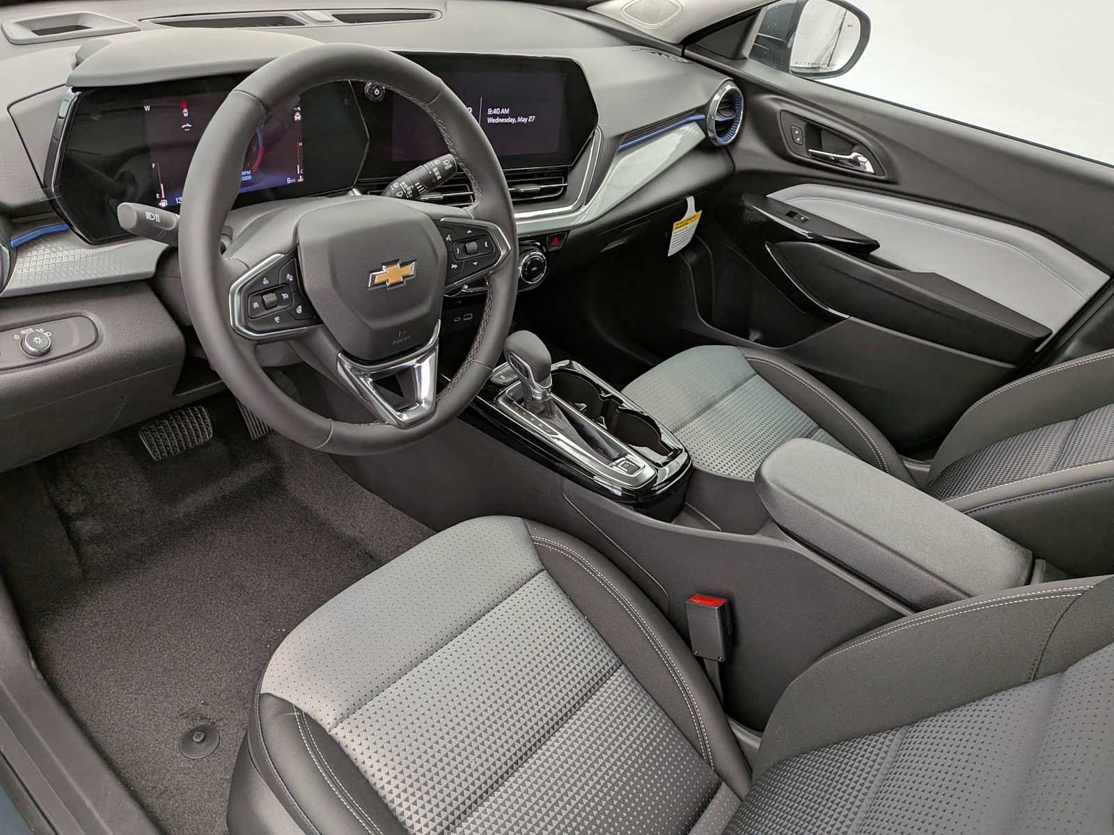 New 2026 Chevrolet Trax LT w/ Driver Confidence Package FWD image 2