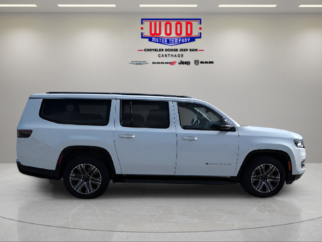 Used 2024 Jeep Wagoneer L Series II w/ Flexible Seating Group AWD/4WD image 2