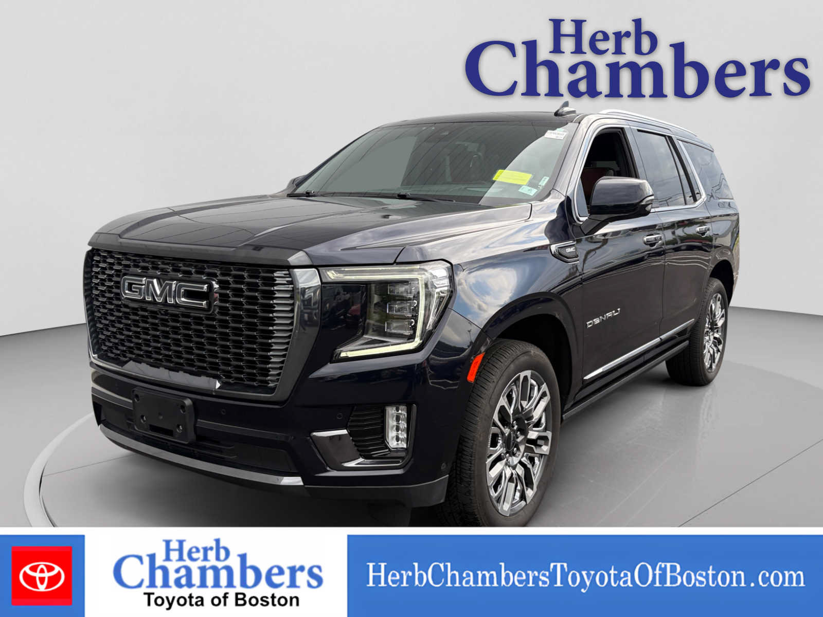 Used 2024 GMC Yukon Denali Ultimate AWD/4WD image 12