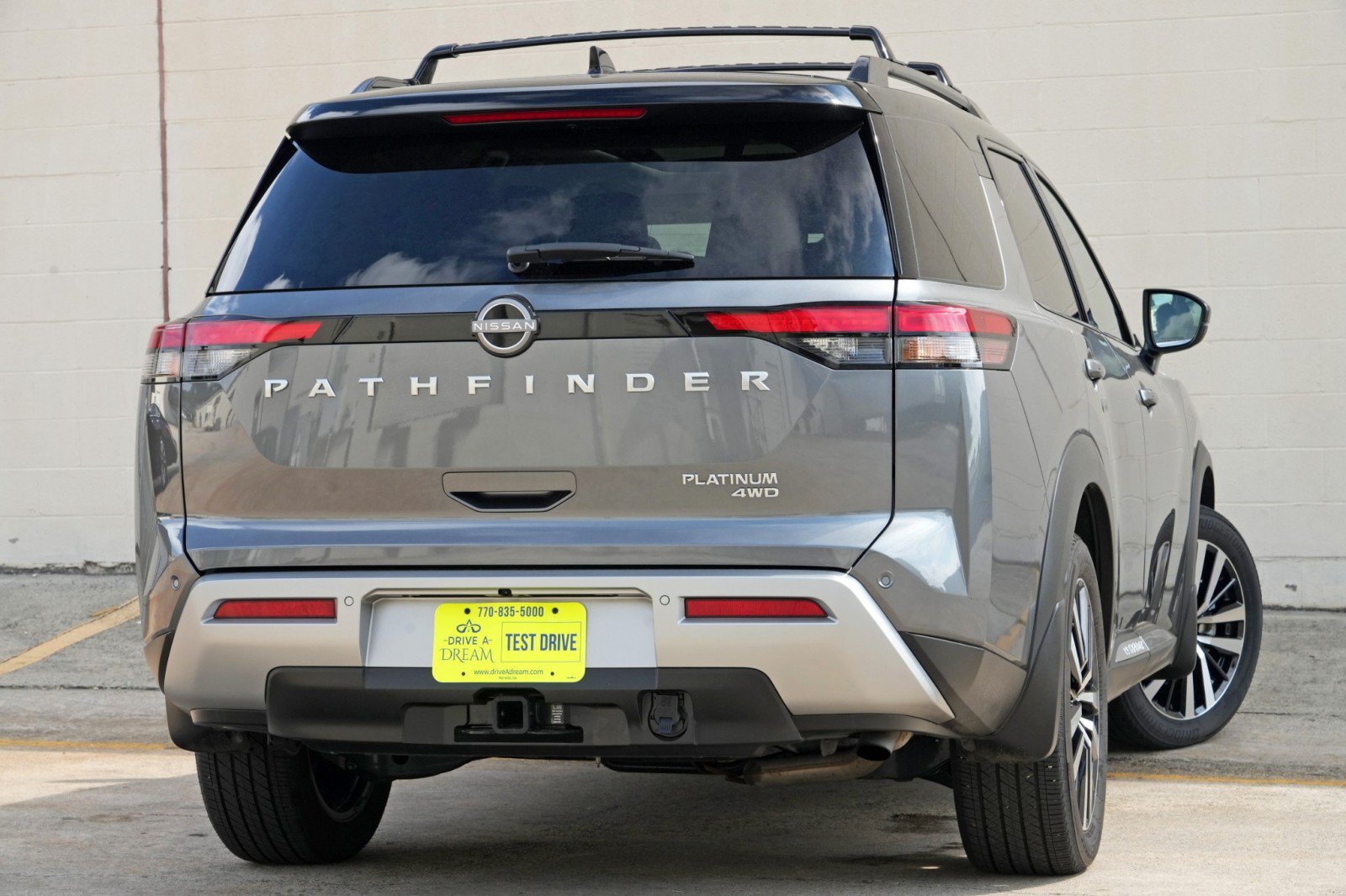 Used 2025 Nissan Pathfinder Platinum AWD/4WD image 5