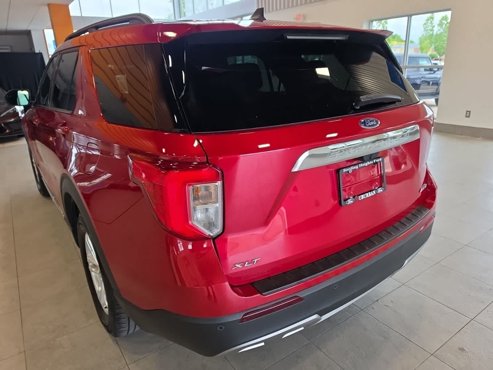 Used 2023 Ford Explorer XLT w/ Equipment Group 202A AWD/4WD image 10