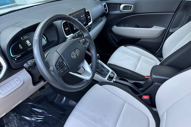 Used 2025 Hyundai Venue SEL FWD image 10