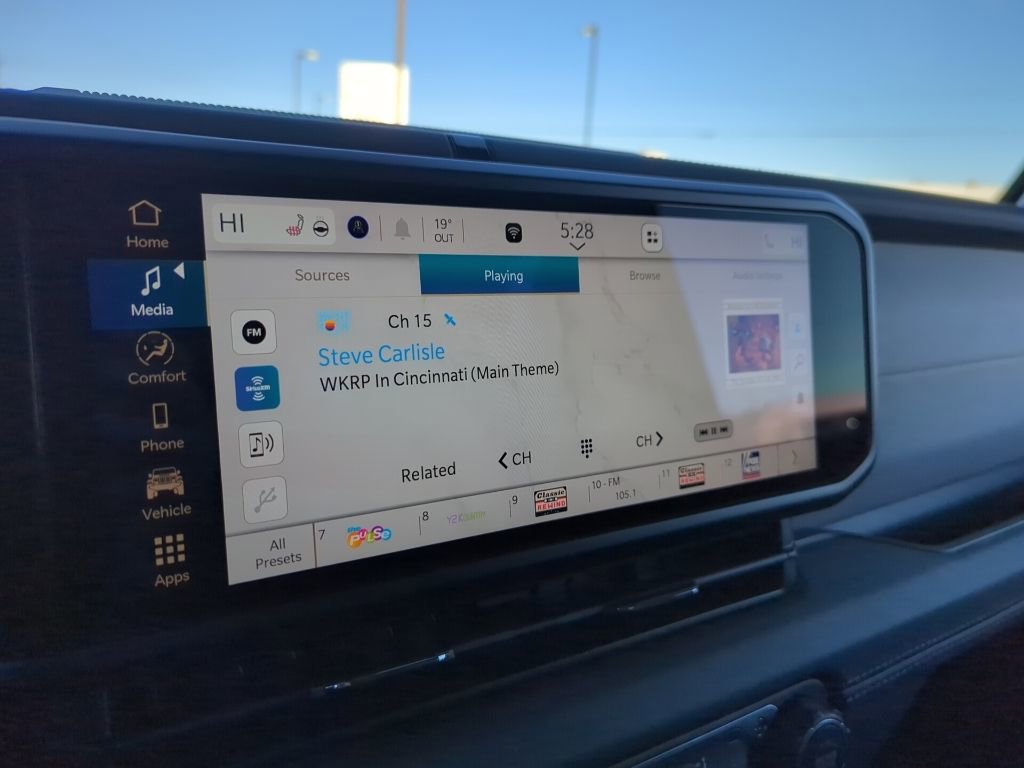 Used 2025 Jeep Wrangler Unlimited Sahara w/ Safety Group image 17