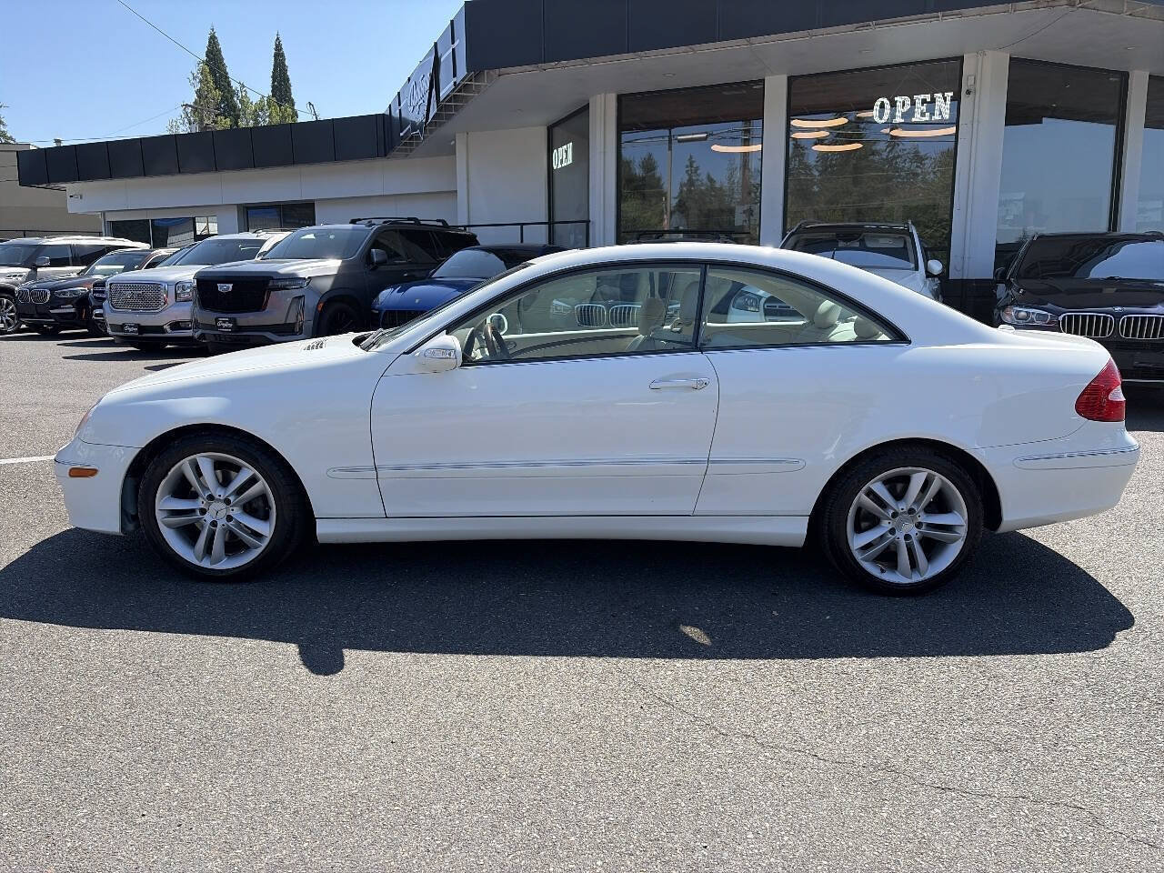 Used 2006 Mercedes-Benz CLK 350 Coupe image 2