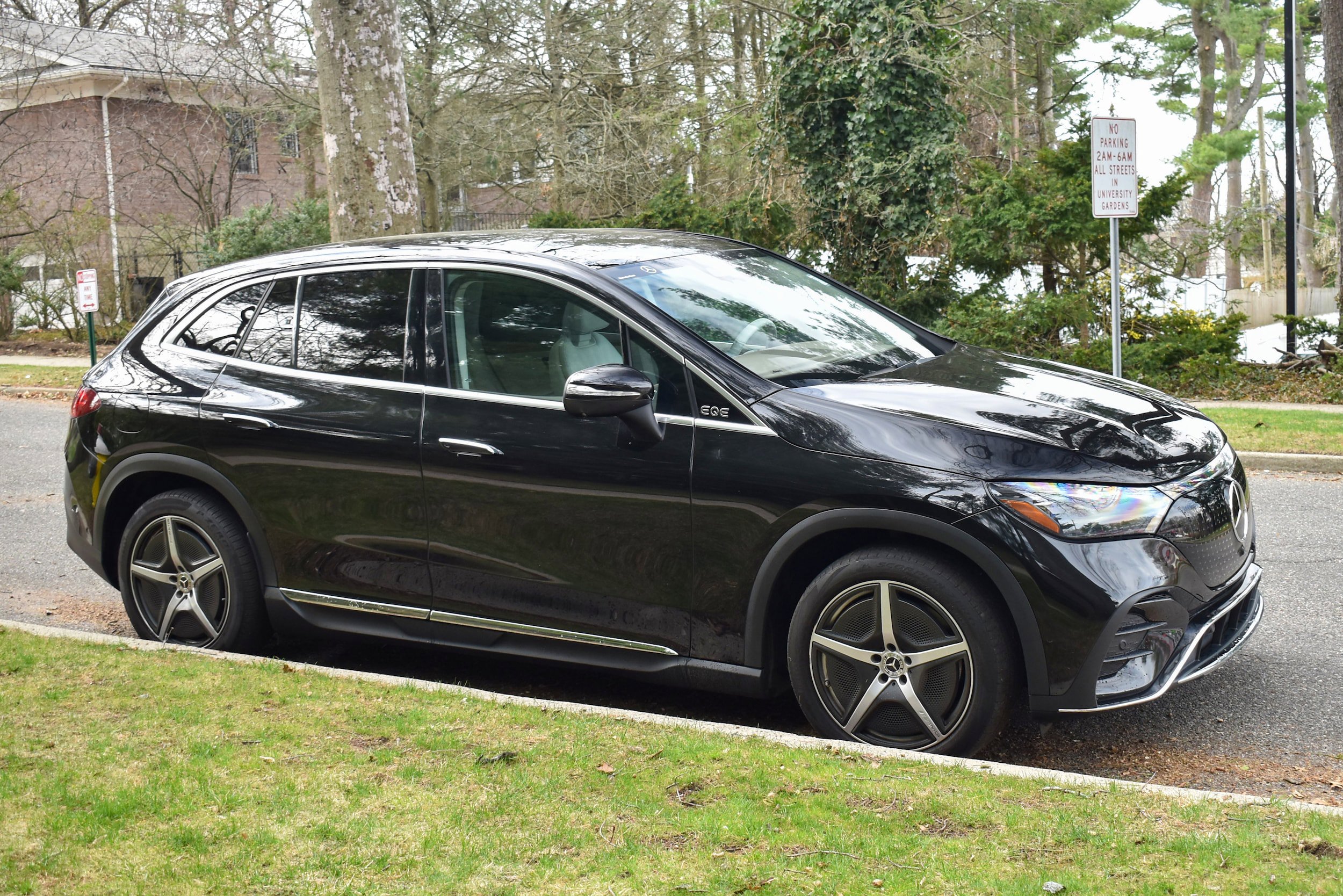 Used 2023 Mercedes-Benz EQE 500 4MATIC SUV image 11