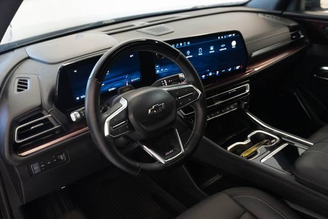 Used 2024 Chevrolet Traverse Z71 w/ Enhanced Driving Package image 3