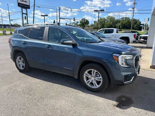 Used 2024 GMC Terrain SLE w/ Driver Convenience Package AWD/4WD image 9