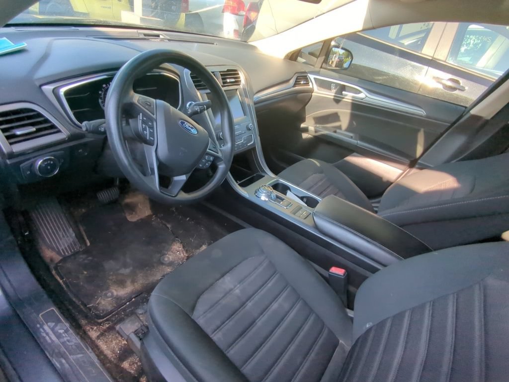 Used 2020 Ford Fusion SE FWD image 7