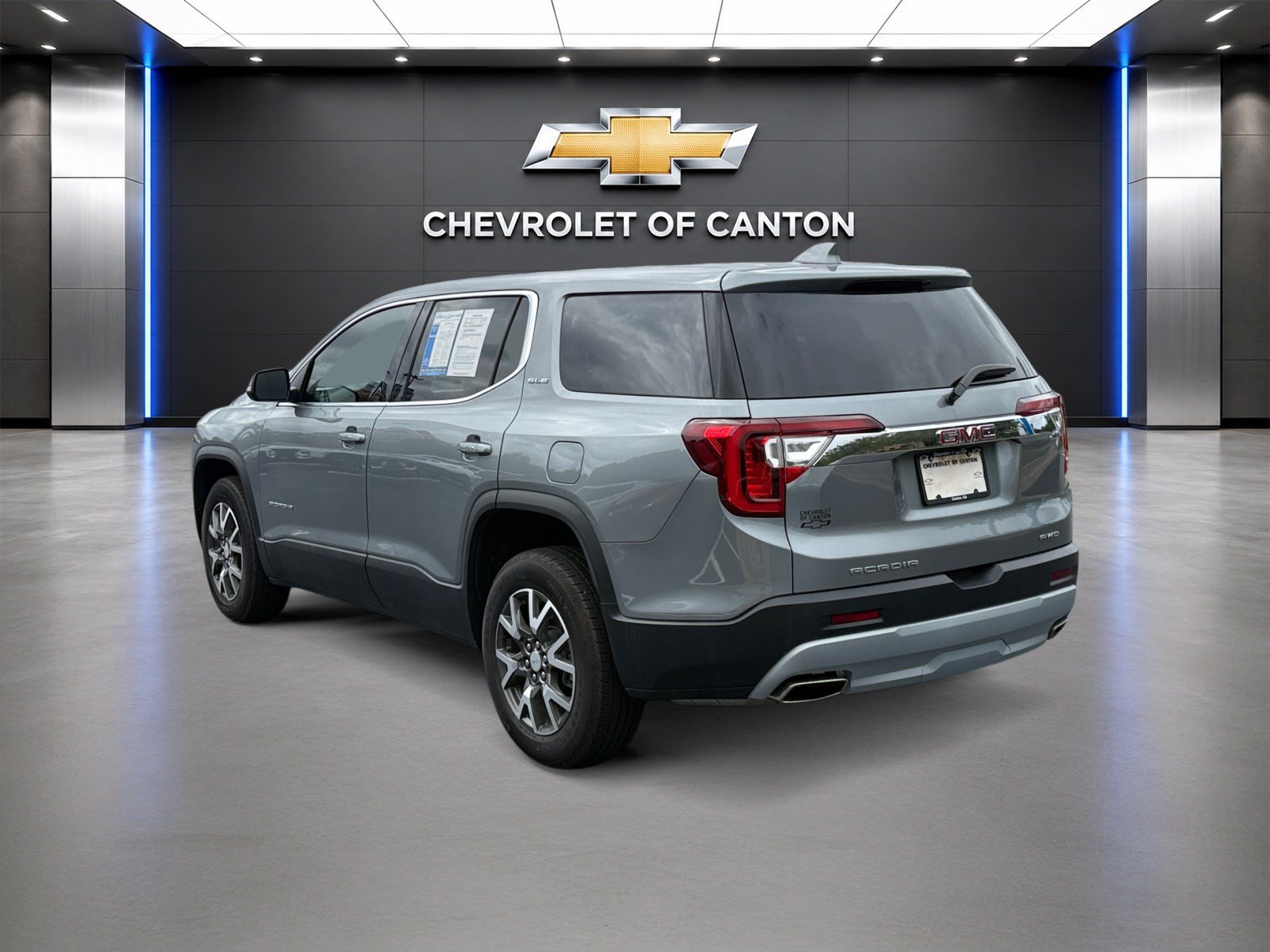 Used 2023 GMC Acadia SLE AWD/4WD image 7
