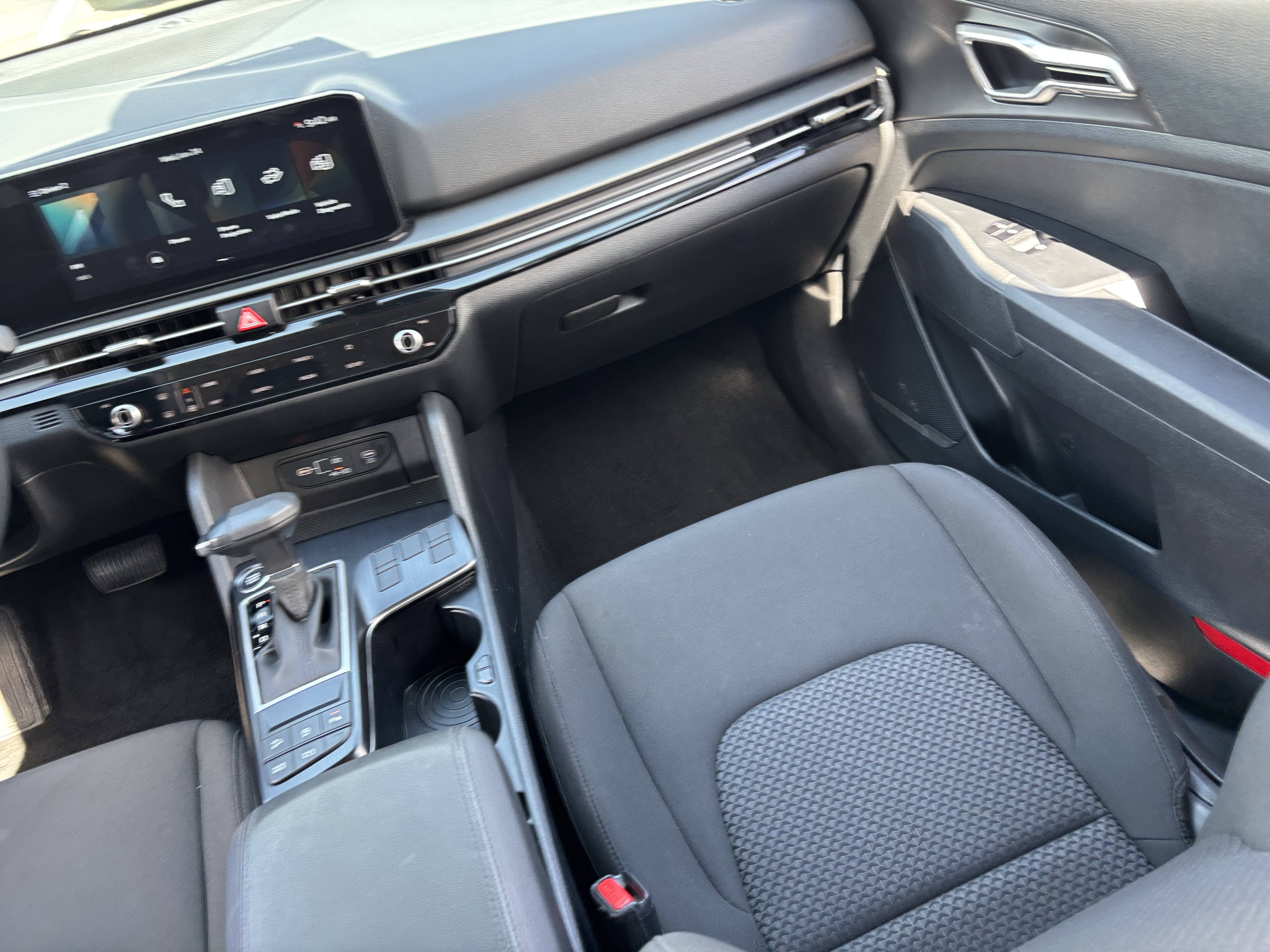 Certified 2026 Kia Sportage LX FWD image 14