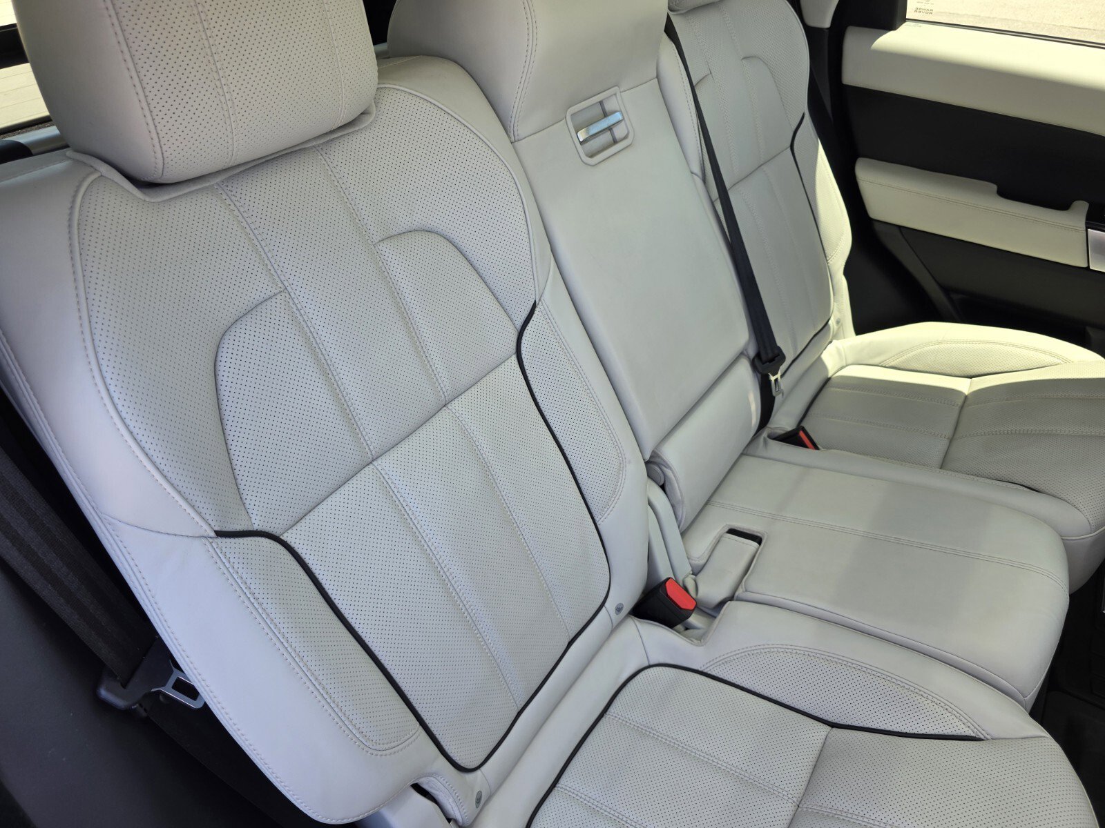 Used 2016 Land Rover Range Rover Sport Supercharged AWD/4WD image 25