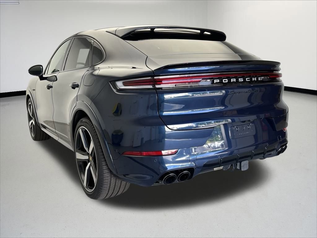 Certified 2024 Porsche Cayenne Turbo image 3