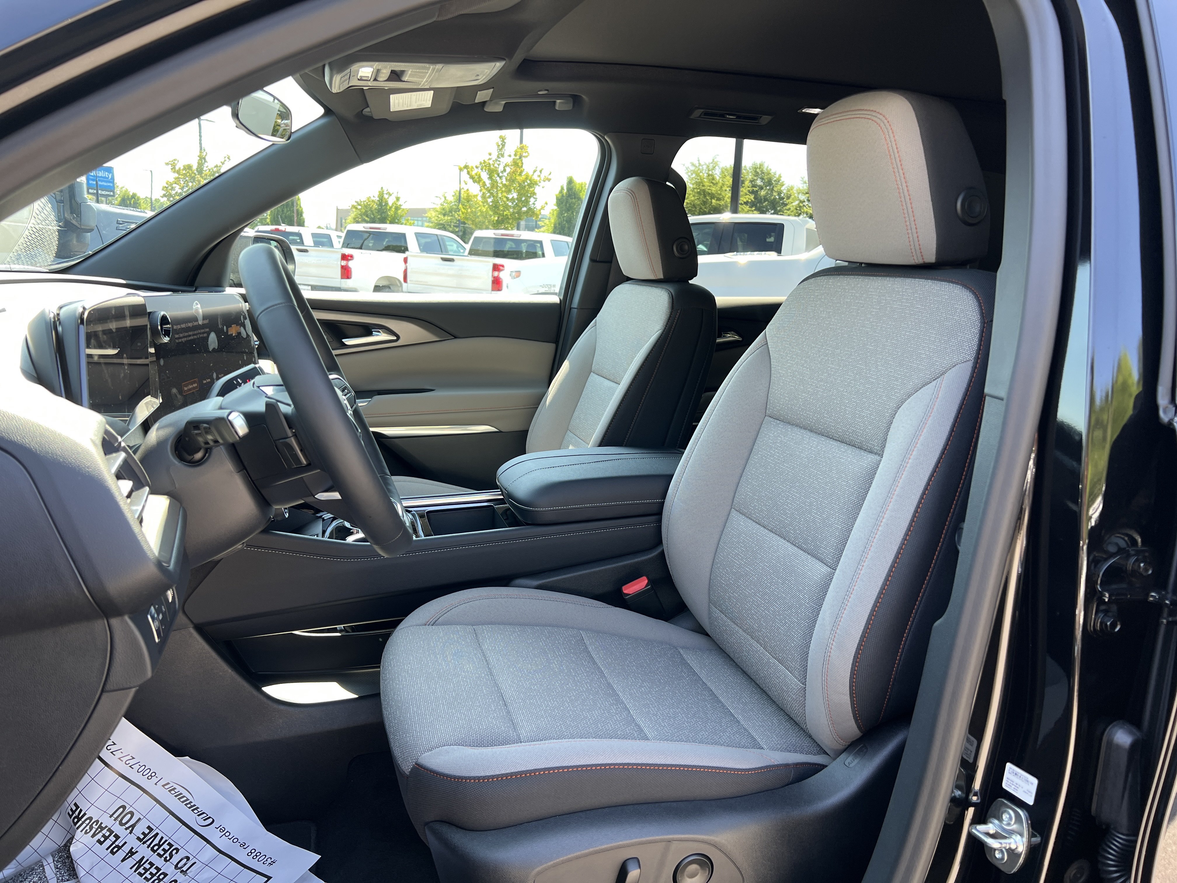 New 2026 Chevrolet Traverse LT w/ Sun and Wheel Package FWD image 16