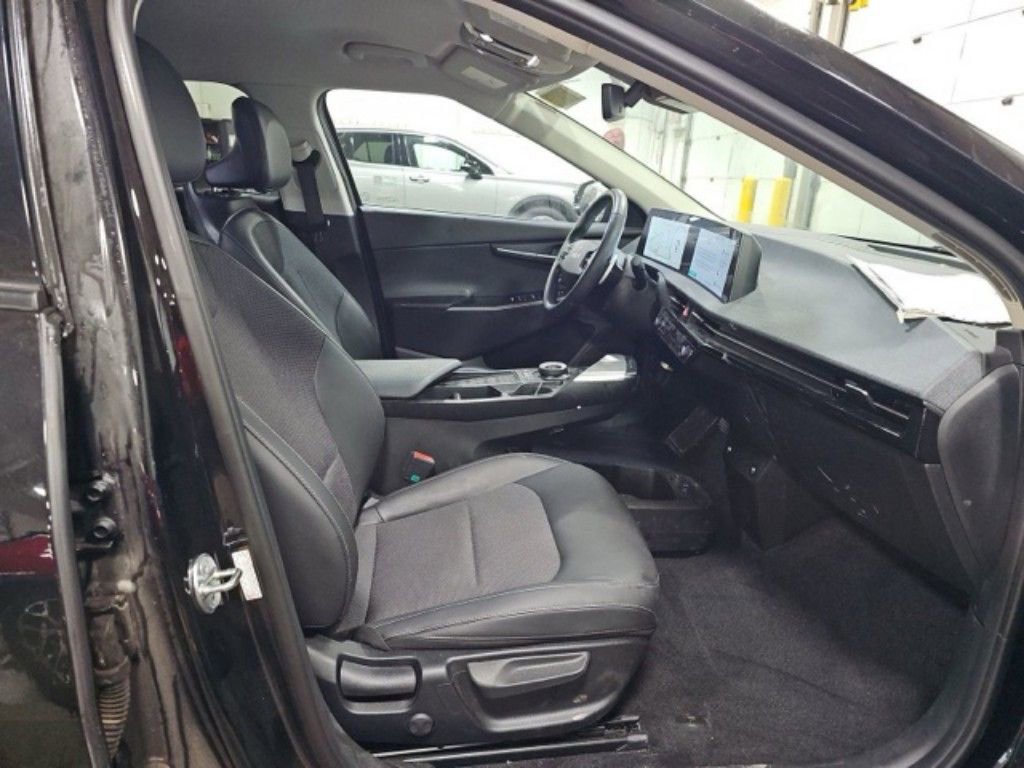 Used 2024 Kia EV6 Light AWD/4WD image 10