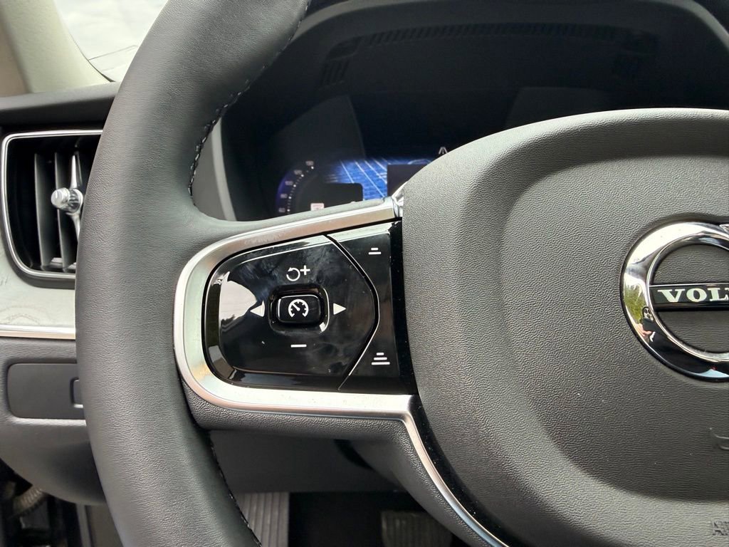 Used 2025 Volvo XC60 B5 Plus w/ Protection Package Premier image 27
