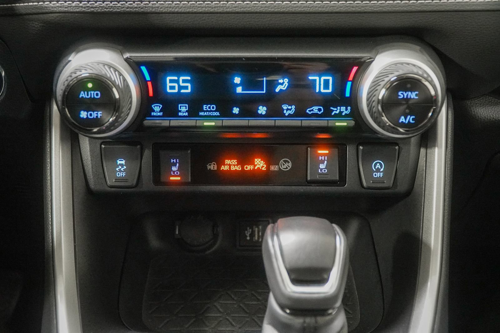 Used 2024 Toyota RAV4 XLE Premium w/ Weather Package AWD/4WD image 33