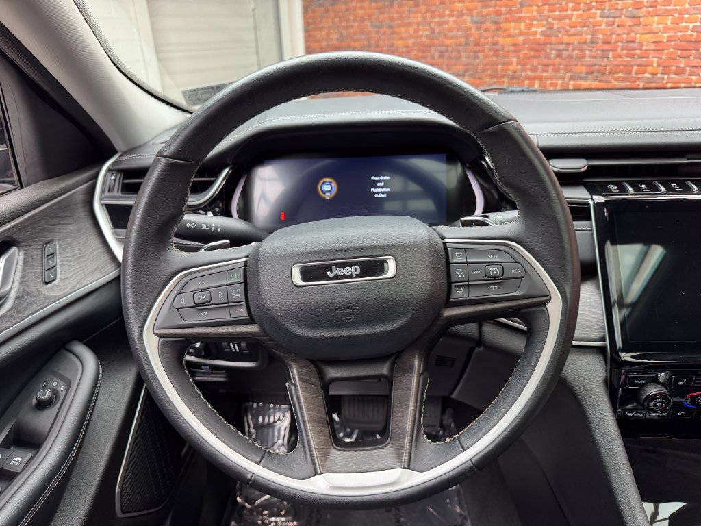 Used 2022 Jeep Grand Cherokee L Limited AWD/4WD image 14