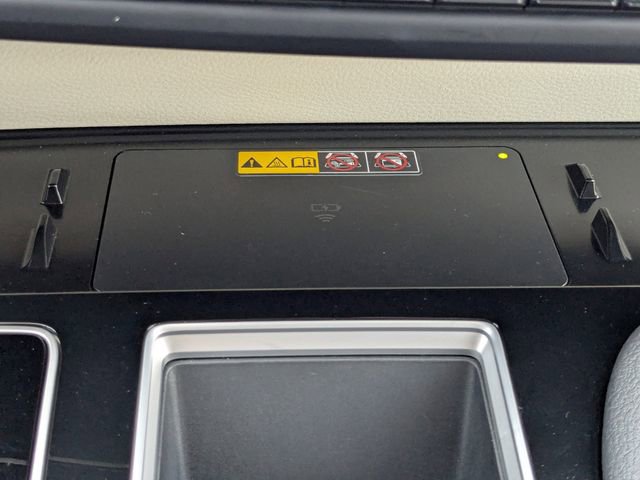Used 2025 Toyota Sienna Platinum FWD image 36