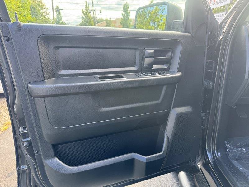 Used 2018 RAM 1500 Express w/ Black Ram 1500 Express Group AWD/4WD image 21