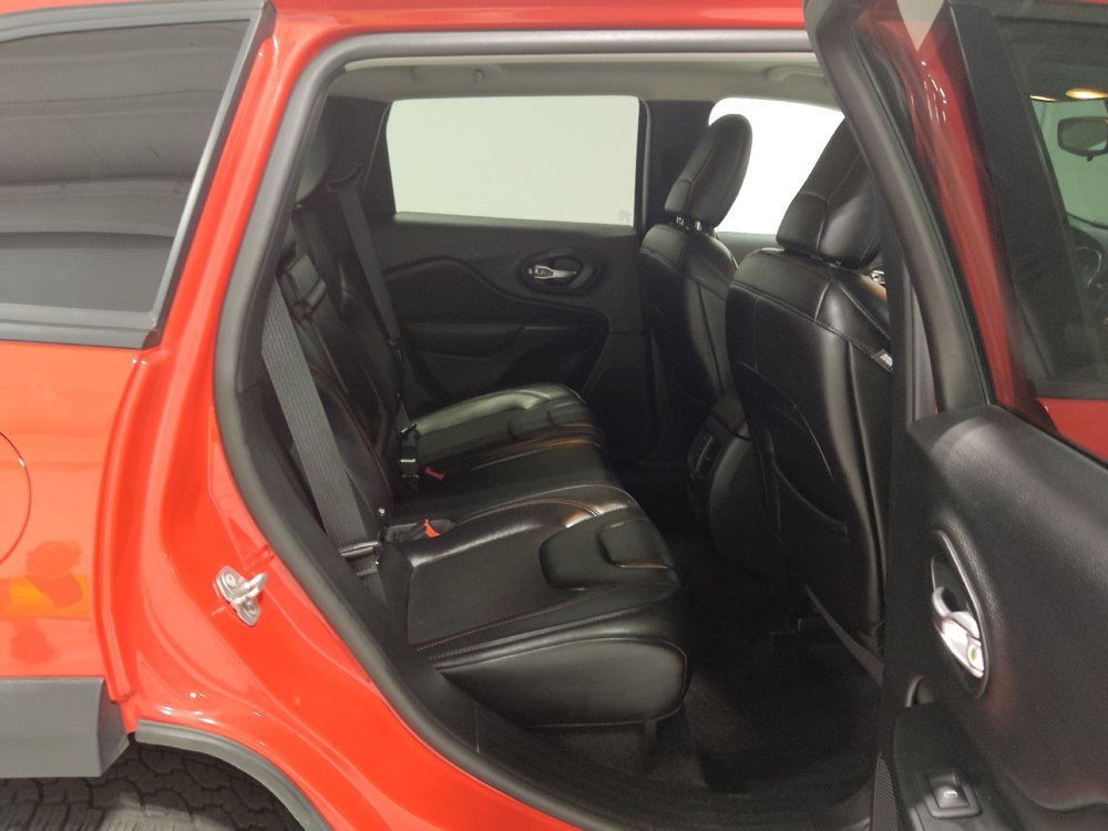 Used 2019 Jeep Cherokee Trailhawk w/ Cold Weather Group AWD/4WD image 19
