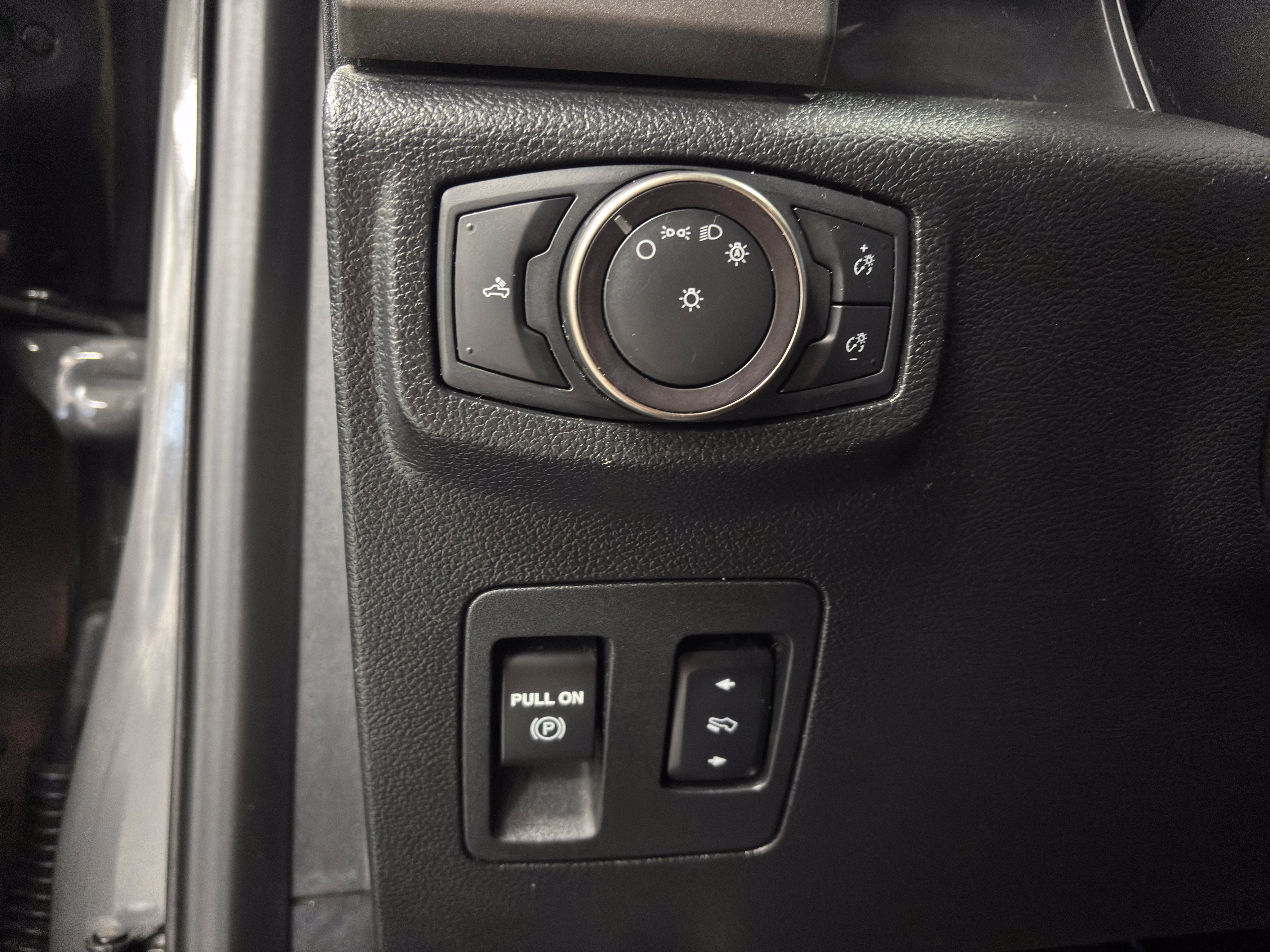Used 2020 Ford F150 Raptor w/ Equipment Group 802A Luxury AWD/4WD image 28