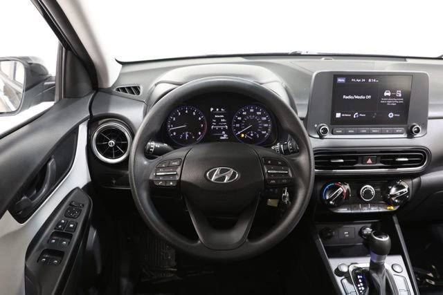 Used 2023 Hyundai Kona SE w/ Cargo Package AWD/4WD image 12