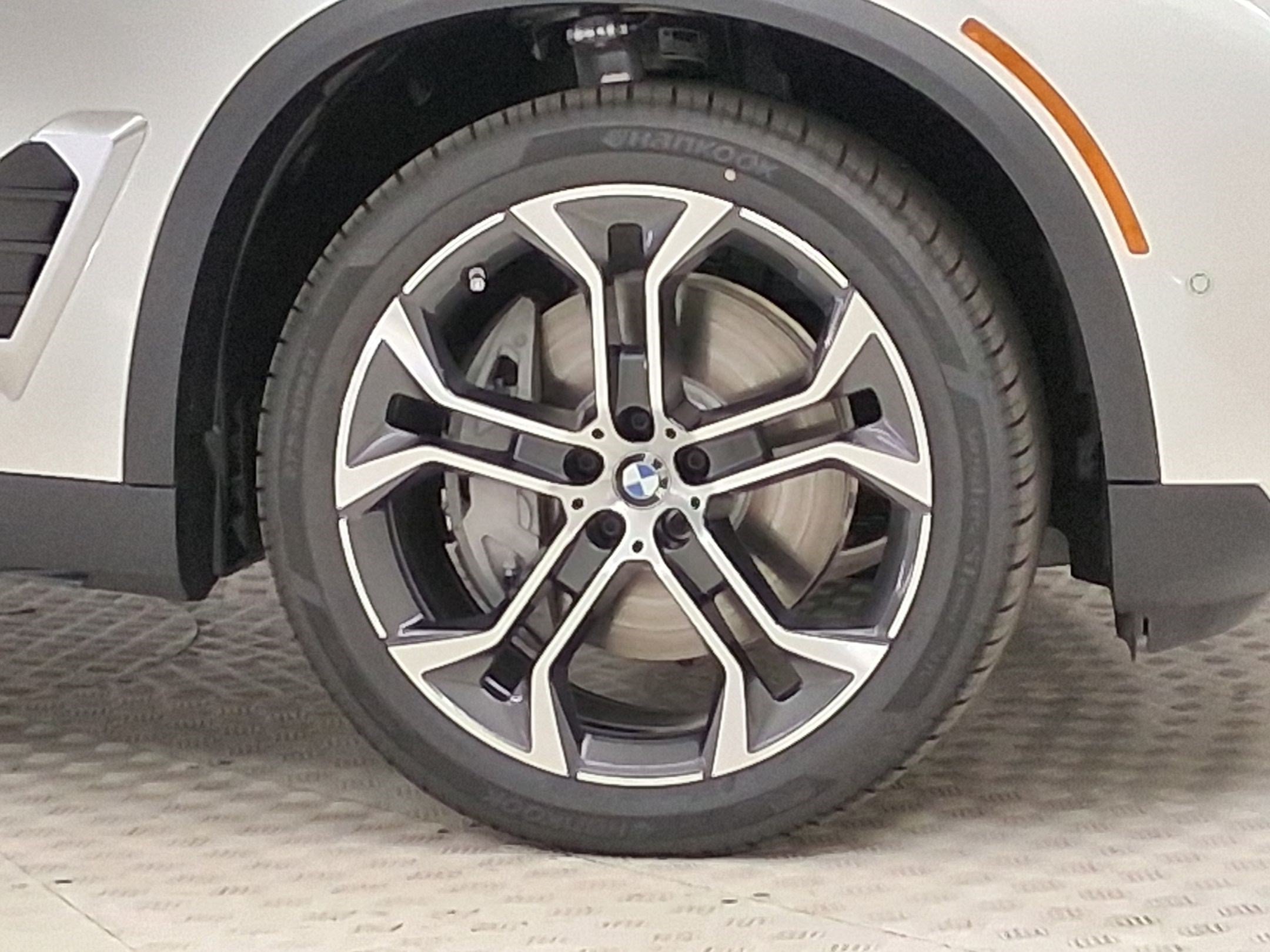 New 2026 BMW X5 xDrive50e AWD/4WD image 10