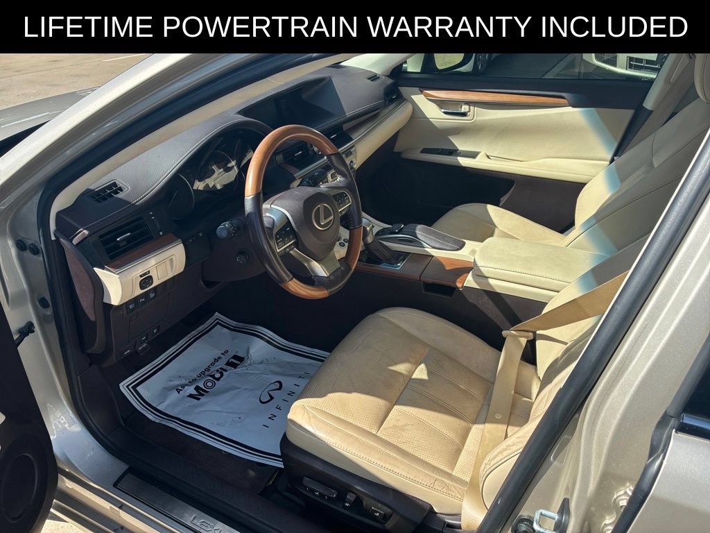 Used 2016 Lexus ES 300h w/ Luxury Package w/Wood Trim FWD image 6