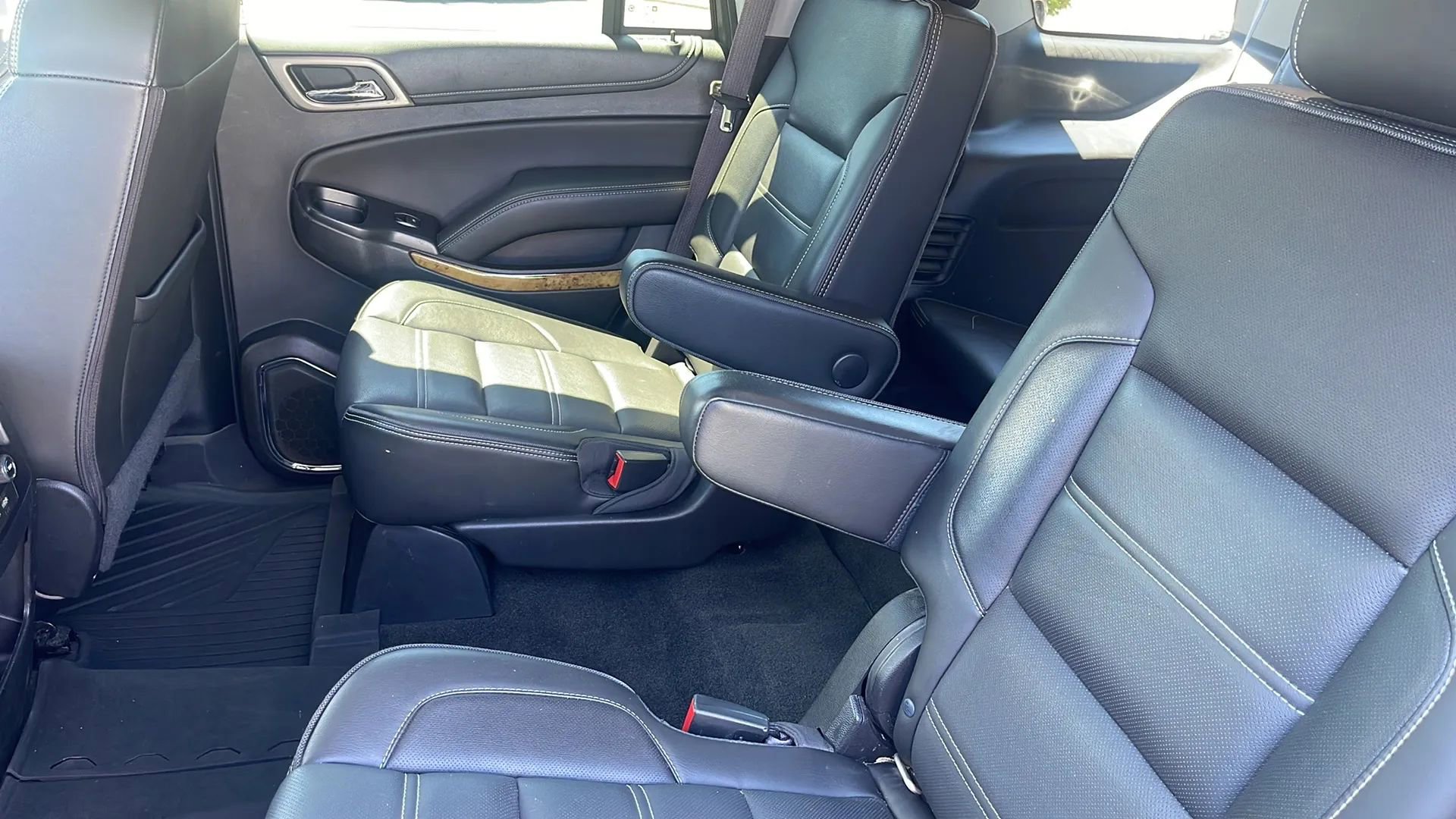 Used 2017 GMC Yukon Denali w/ Open Road Package image 29