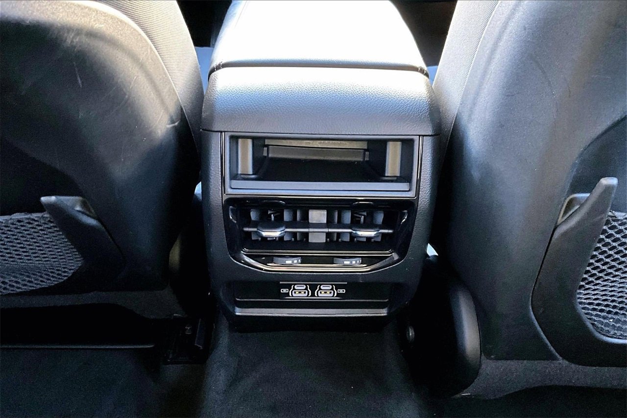 Used 2023 Jeep Grand Cherokee Laredo X image 16