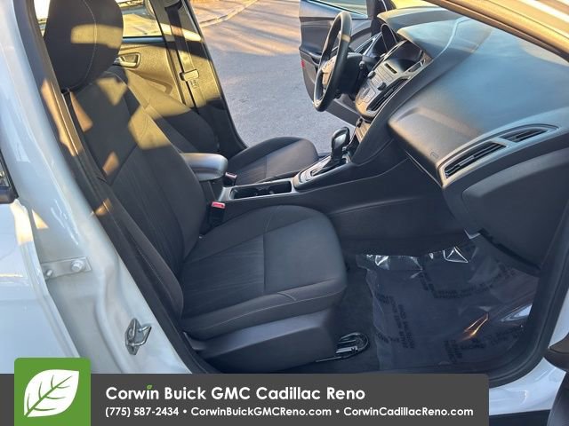 Used 2017 Ford Focus SE image 29