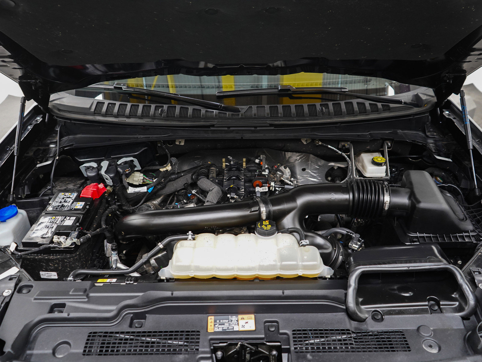 Used 2025 Ford Expedition Tremor AWD/4WD image 39