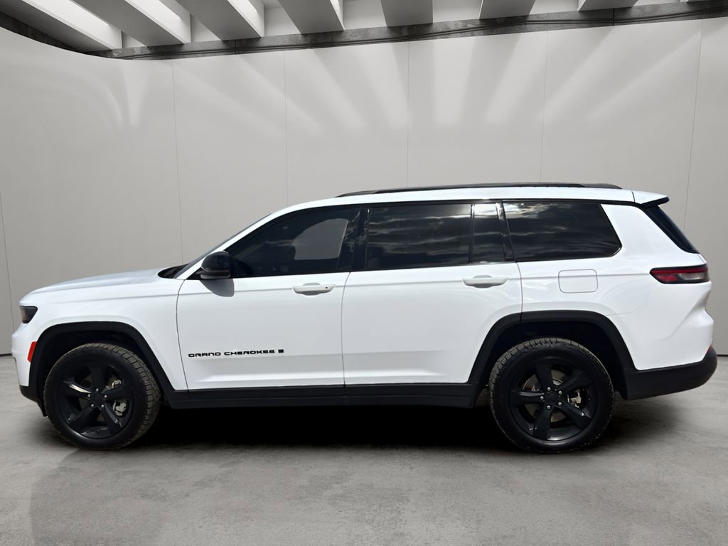 Used 2024 Jeep Grand Cherokee L Limited w/ Black Appearance Package image 2