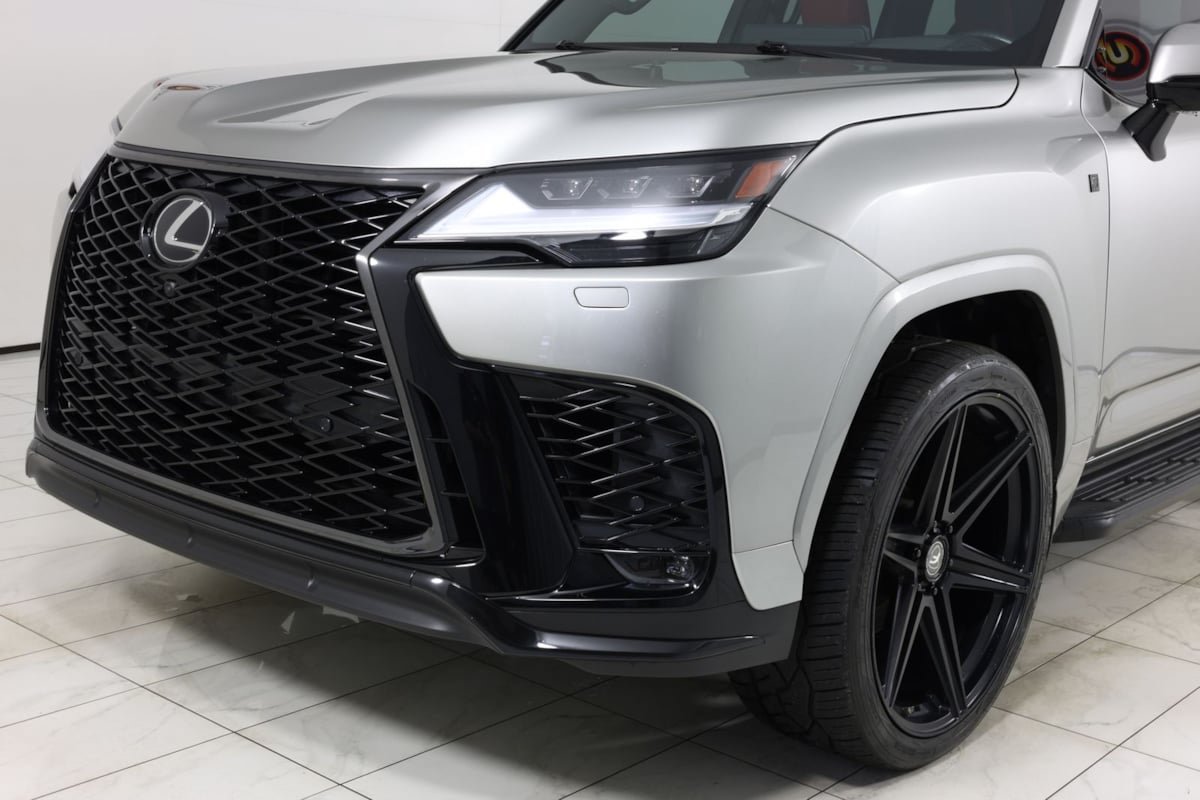 Used 2023 Lexus LX 600 F Sport w/ Accessory Package (Z1) AWD/4WD image 51