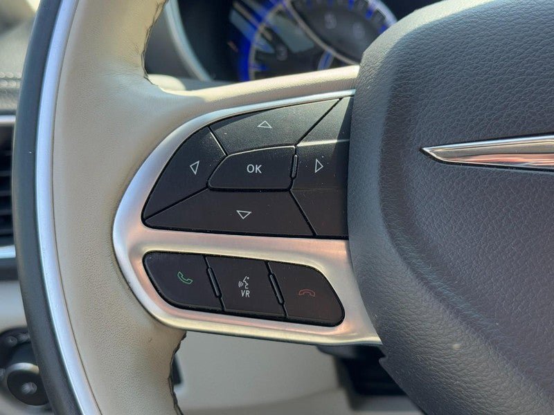 Used 2019 Chrysler Pacifica Limited w/ Tire & Wheel Group image 20