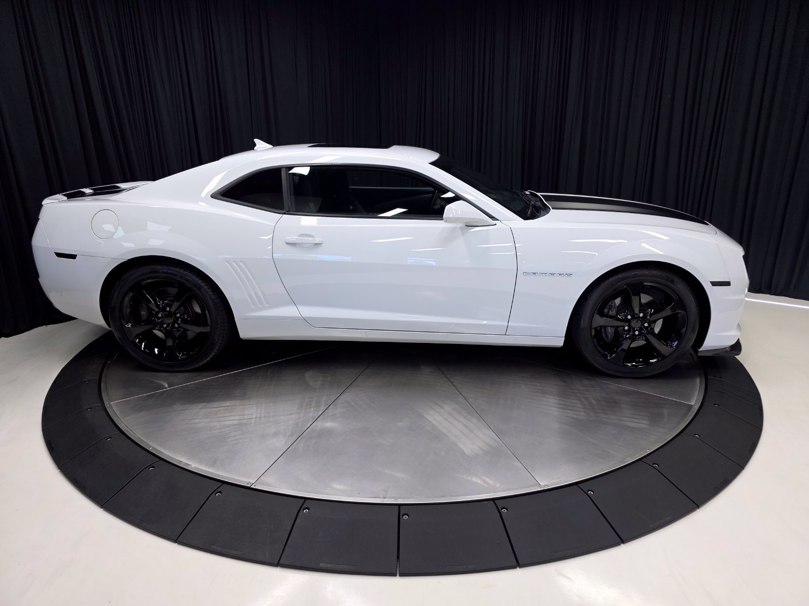 Used 2013 Chevrolet Camaro SS w/ RS Package RWD image 13