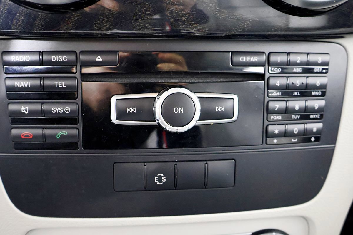 Used 2014 Mercedes-Benz GLK 250 BlueTEC 4MATIC image 32