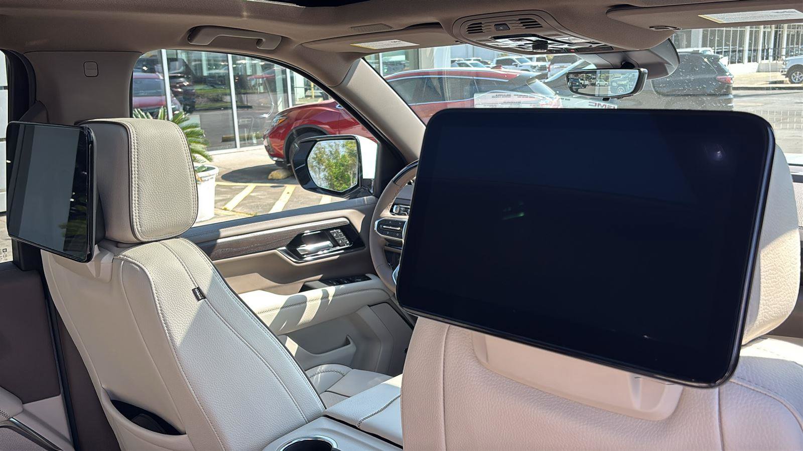 New 2026 GMC Yukon XL Denali w/ Denali Reserve Package image 27