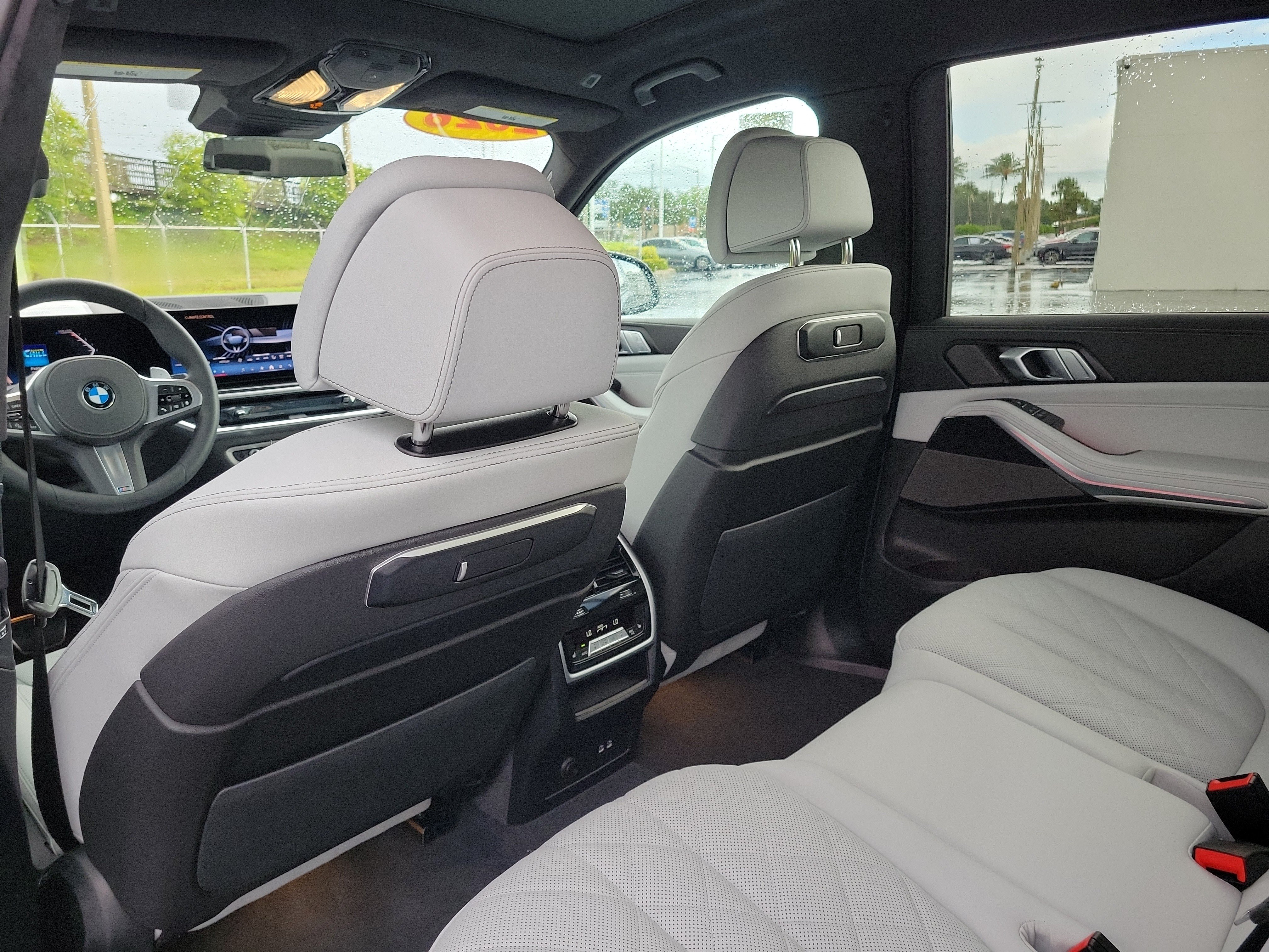 Used 2026 BMW X7 xDrive40i w/ M Sport Package AWD/4WD image 12