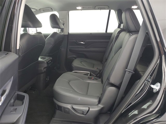 Used 2025 Toyota Grand Highlander FWD image 14